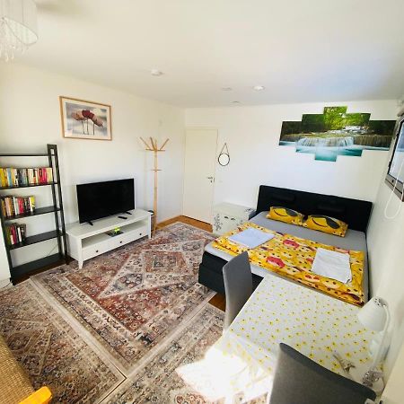 Two Bedrooms,Dining Area And Bathroom With Private Entrance Kotka Exterior photo